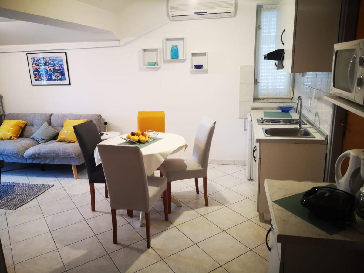 Apartments Suri โวดีเซ ภายนอก รูปภาพ