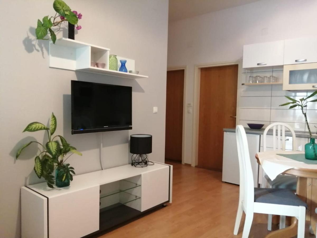 Apartments Suri โวดีเซ ภายนอก รูปภาพ