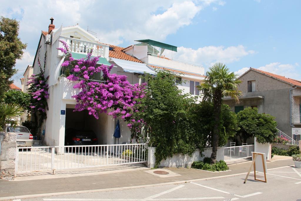 Apartments Suri โวดีเซ ภายนอก รูปภาพ