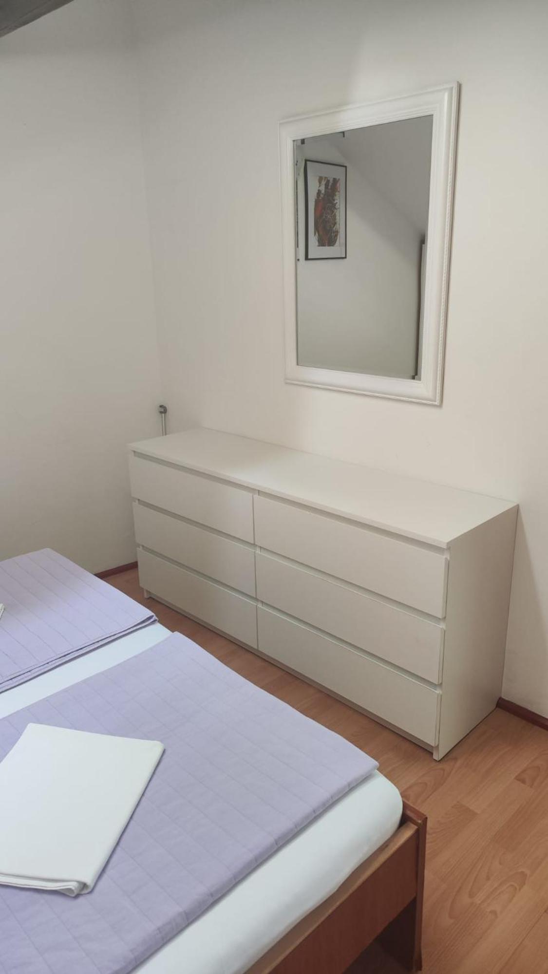 Apartments Suri โวดีเซ ภายนอก รูปภาพ